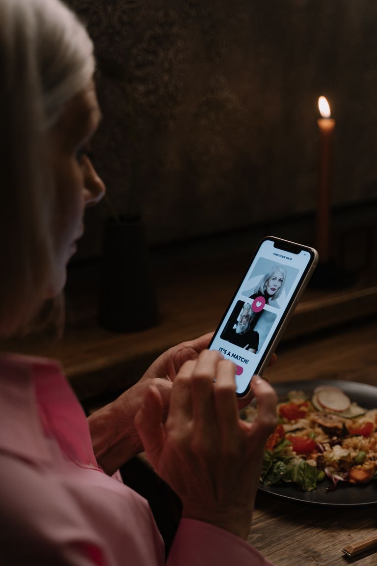 Fake Dating Profile Checker: How to Spot One Fast